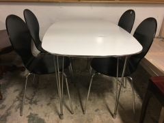 Matbord + 4st stolar